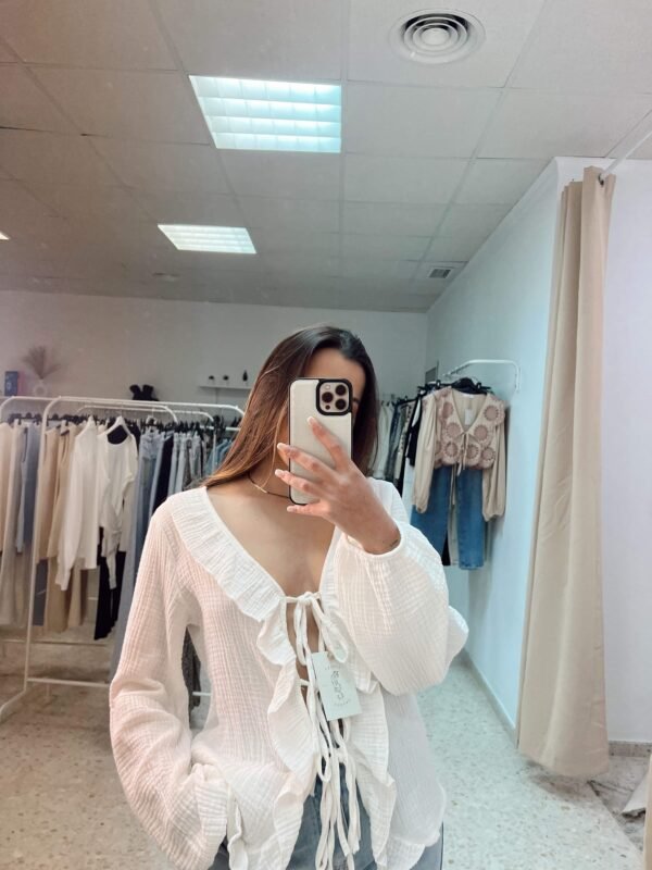 BLUSA LAZO ABIERTA - Imagen 4