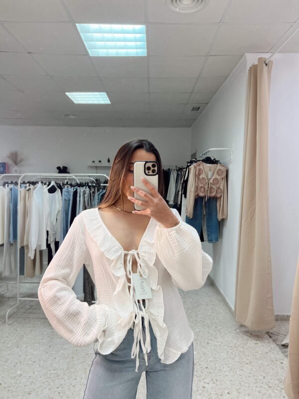 BLUSA LAZO ABIERTA