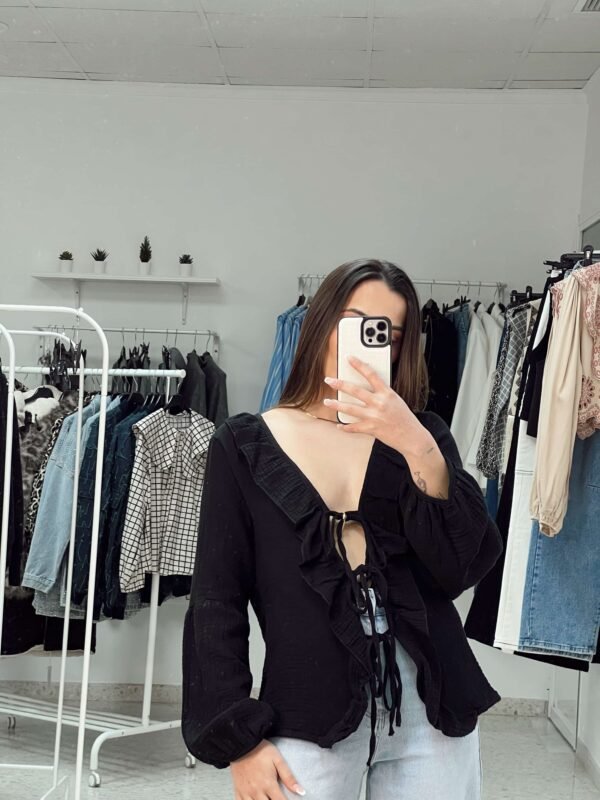 BLUSA LAZO ABIERTA - Imagen 2